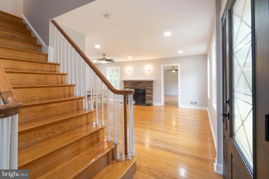 9211 Bells Mill Rd, Potomac, MD 20854 - photo 3