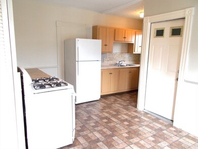 49 Pine St unit 2, Fitchburg, MA 01420 - photo 4