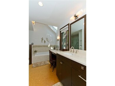 Master Bath/Spa.