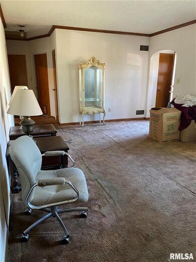 1439 W Garfield St, Davenport, IA 52804 - photo 7