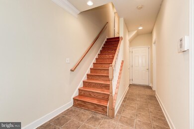 7909 Homefield Dr, Hyattsville, MD 20785 - photo 3