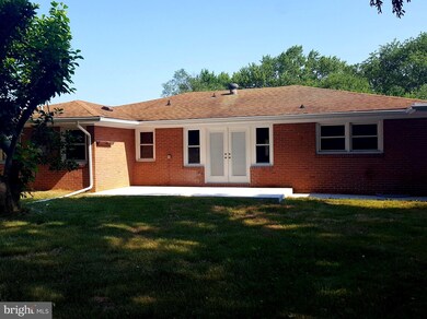 18727 Rolling Rd, Hagerstown, MD 21742 - photo 2