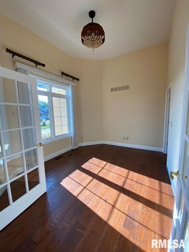 4416 Fairhaven Rd, Davenport, IA 52807 - photo 4