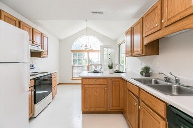 6312 Greenbriar Ln SW unit C, Cedar Rapids, IA 52404 - photo 7