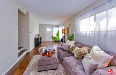 Living/Foyer