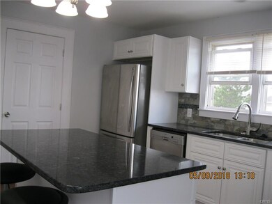 Large island/breakfast bar
