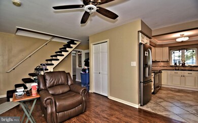 16 Aspen Ln, Levittown, PA 19055 - photo 4