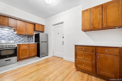 Saunders Court unit 3A, Rego Park, NY 11374 - photo 3