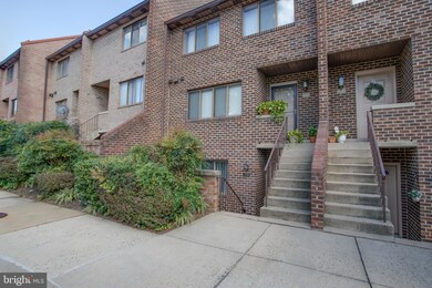 3735 Madison Ln unit B, Falls Church, VA 22041 - photo 2