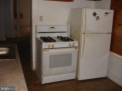 717 Denison St, Baltimore, MD 21229 - photo 4