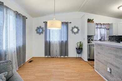 9542 Overlook Ct unit 291, Grand Blanc, MI 48439 - photo 6