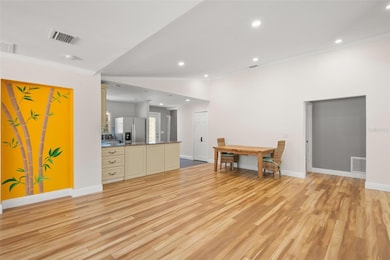 5015 Aragon Way S, Saint Petersburg, FL 33705 - photo 4