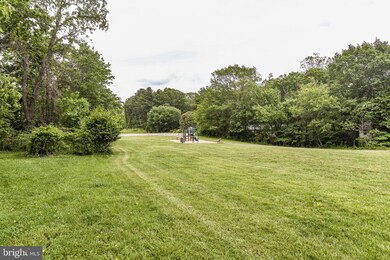 1327 Deep Run Ln, Reston, VA 20190 - photo 6