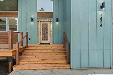 1424 Sherman View Way Kettle Falls WA