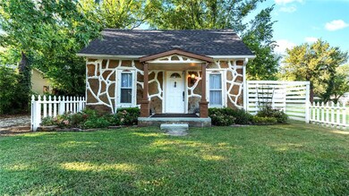 306 W Thurman St, Prairie Grove, AR 72753 - photo 2