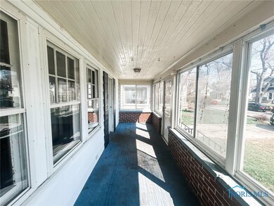 3527 Hazelhurst Ave, Toledo, OH 43612 - photo 4