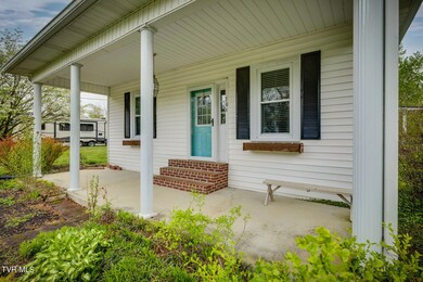 706 Hiwassee Hill Dr, Johnson City, TN 37601 - photo 2