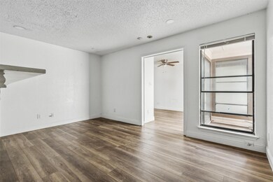 2300 Bamboo Dr unit N307, Arlington, TX 76006 - photo 2