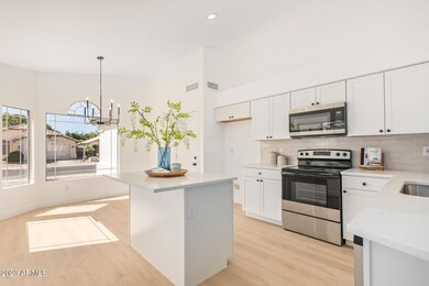 660 W Caroline Ln, Chandler, AZ 85225 - photo 2