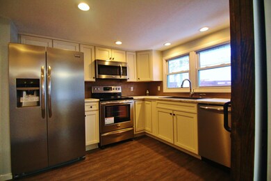 411 Hickory St, Three Oaks, MI 49128 - photo 4