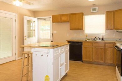 43054 Pecan Ridge Dr, Hammond, LA 70403 - photo 2