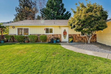 813 Silva Ct, Yreka, CA 96097 - photo 3