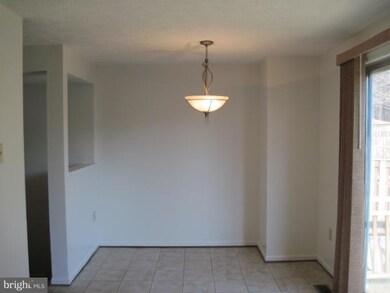 2553 Log Mill Ct unit 2, Crofton, MD 21114 - photo 4