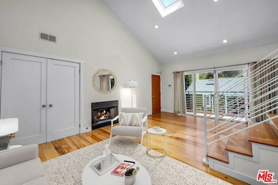 8621 Lookout Mountain Ave, Los Angeles, CA 90046 - photo 4