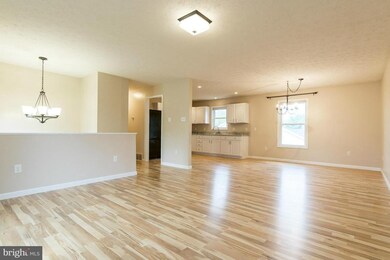 339 W Tevis St, Winchester, VA 22601 - photo 6