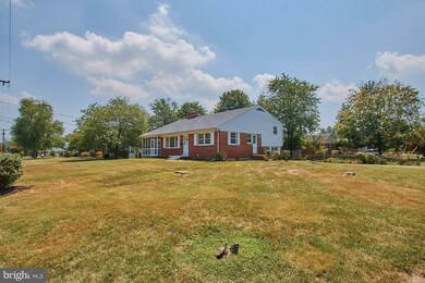 5851 Glen Forest Dr, Falls Church, VA 22041 - photo 3