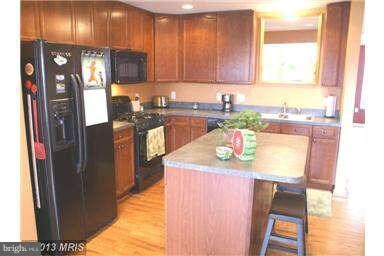 241 Scarboro Dr, Bunker Hill, WV 25413 - photo 5