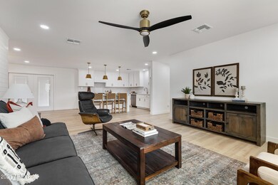 2423 N 69th St-8
