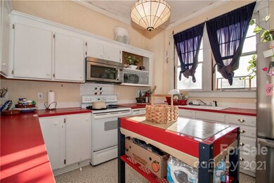 202 S Oak St, Statesville, NC 28677 - photo 7