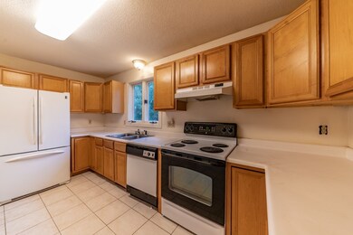 45 Trinity Dr, West Springfield, MA 01089 - photo 6