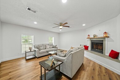 16723 Barcelona Dr, Friendswood, TX 77546 - photo 5