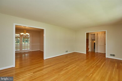 2419 Claremont Dr, Falls Church, VA 22043 - photo 6
