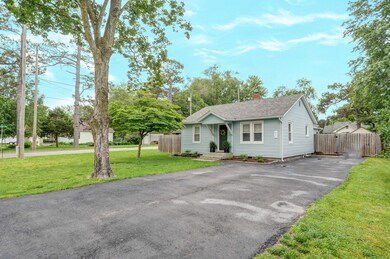 301 E Cherry St-35