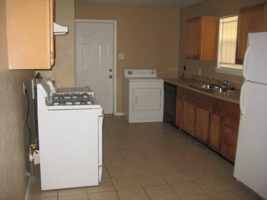 4515 Lelay Cir, Houston, TX 77022 - photo 5