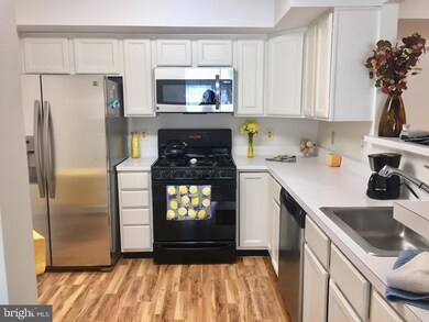 9220C Cardinal Forest Ln unit C, Lorton, VA 22079 - photo 7