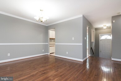 14647 Cambridge Cir, Laurel, MD 20707 - photo 5