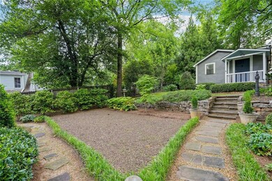 Carriage House - Private Entrance