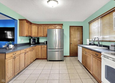 1310 S J St, Elwood, IN 46036 - photo 4