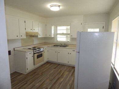 202 Bulwinkle Dr unit B, Walhalla, SC 29691 - photo 4