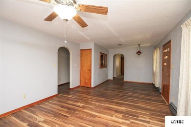 609 N Sherman St, Lincoln, IL 62656 - photo 3