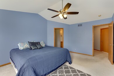 190 White Oak Dr, North Aurora, IL 60542 - photo 3