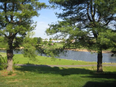 29B Benjamin Franklin Dr unit B, Monroe Township, NJ 08831 - photo 2