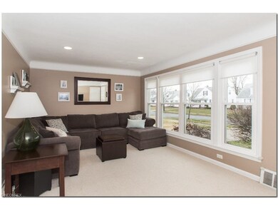 Spacious Living Room with Large Newer Picture Wind