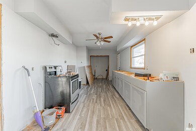 130 Bond St, Lincoln, IL 62656 - photo 7