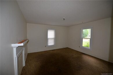 914 8th St, Statesville, NC 28677 - photo 4