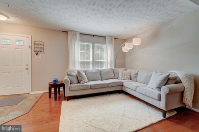 8733 Cresthill Ct, Laurel, MD 20723 - photo 5